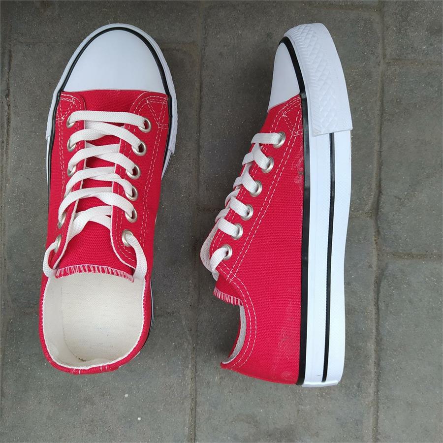 Kırmızı Kanvas Ayakkabı