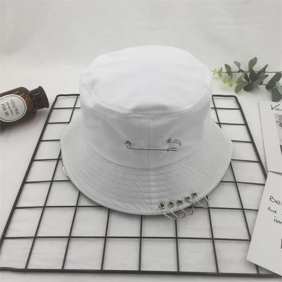 Beyaz K-Pop Piercing Ve Çengelli İğne Modelli Bucket Şapka