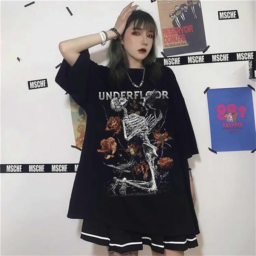 Gothic Underfloor Skeleton Siyah (Unisex) T-Shirt