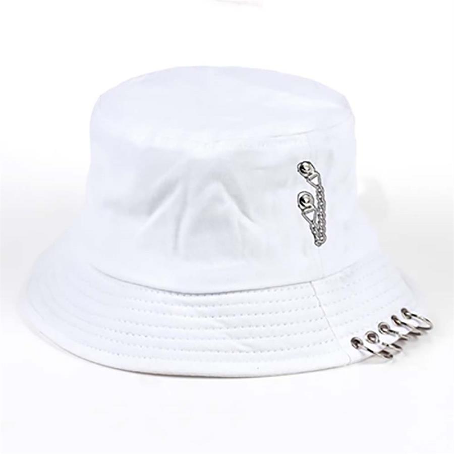 Piercing Ve Zincirli Beyaz Bucket Şapka