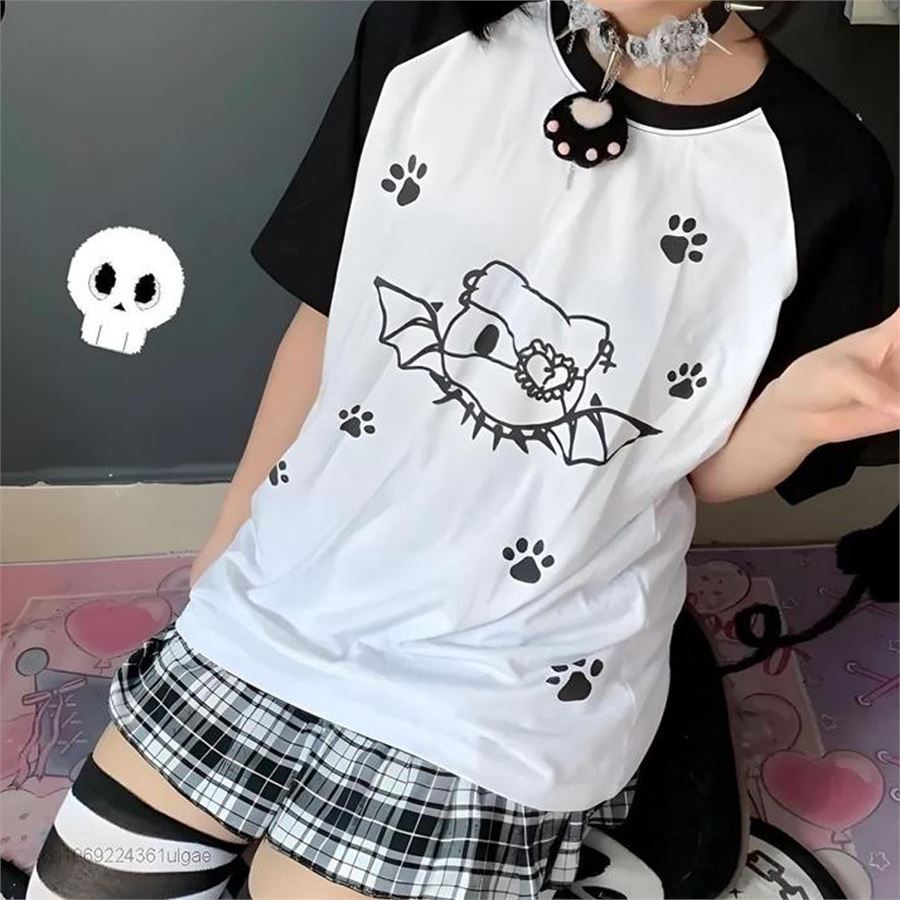 Beyaz Pati Desenli Yarasa Kanatlı Hello Kitty Raglan (Unisex) T-Shirt