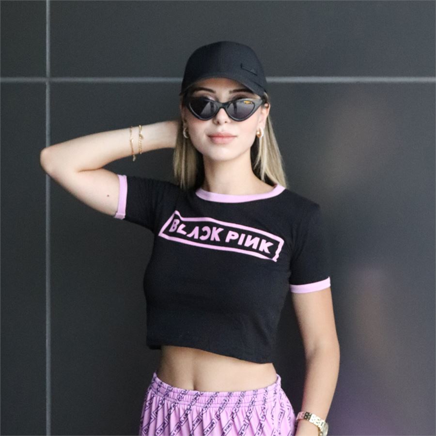 K-Pop Black Pink Logo Pembe Biyeli Siyah Yarım T-Shirt