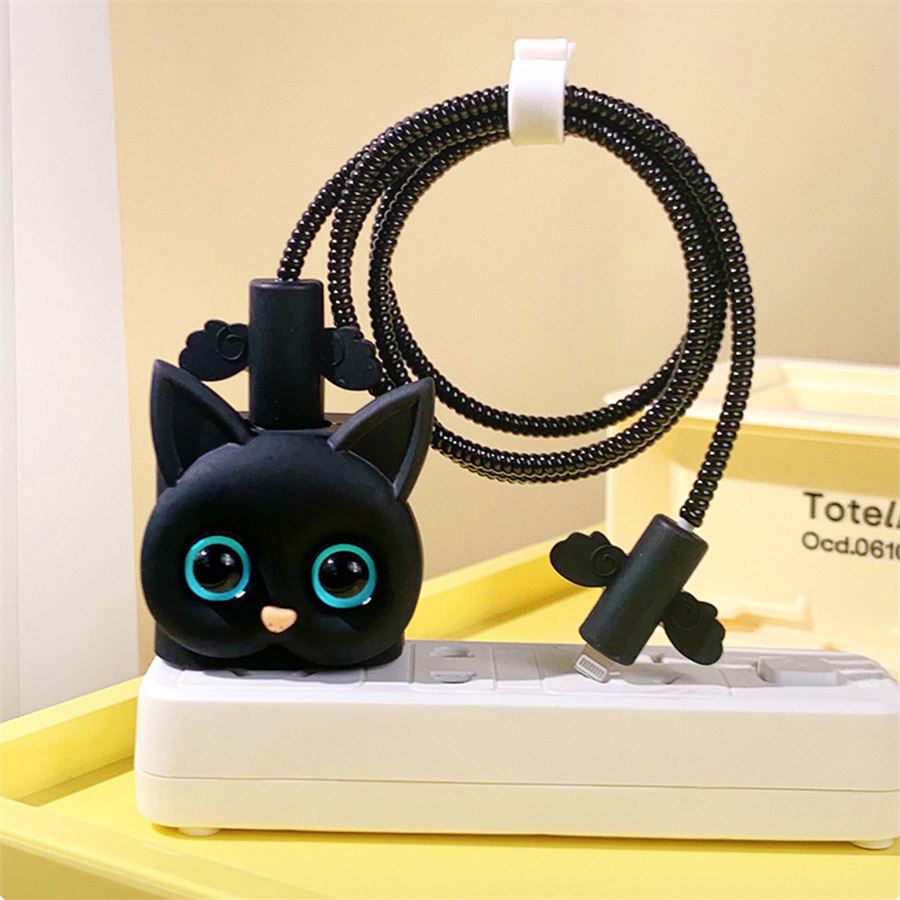Siyah Sevimli Kedi Yüzü Şarj Adaptörü Ve Kablo Koruyucu