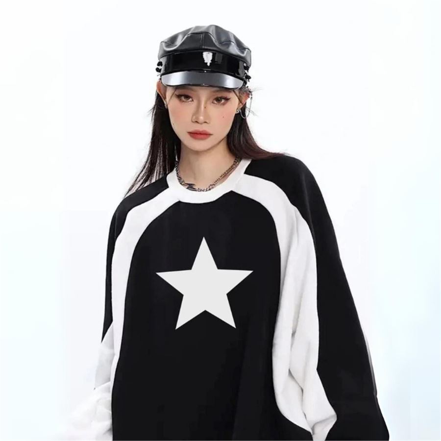 Siyah Beyaz Şeritli Yıldız Uzun Kollu Sweatshirt