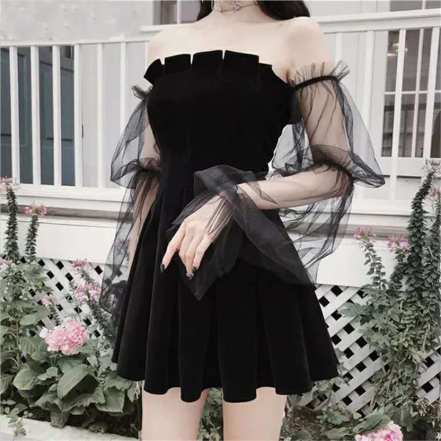 Yeni Siyah Tül Kollu Dantel Detaylı Elbise 