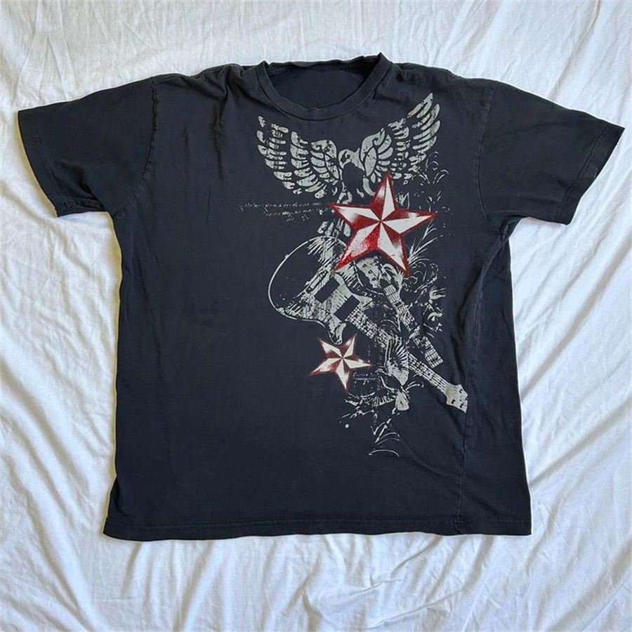Füme Eagle Vintage Guitar Red Star Unisex T-Shirt